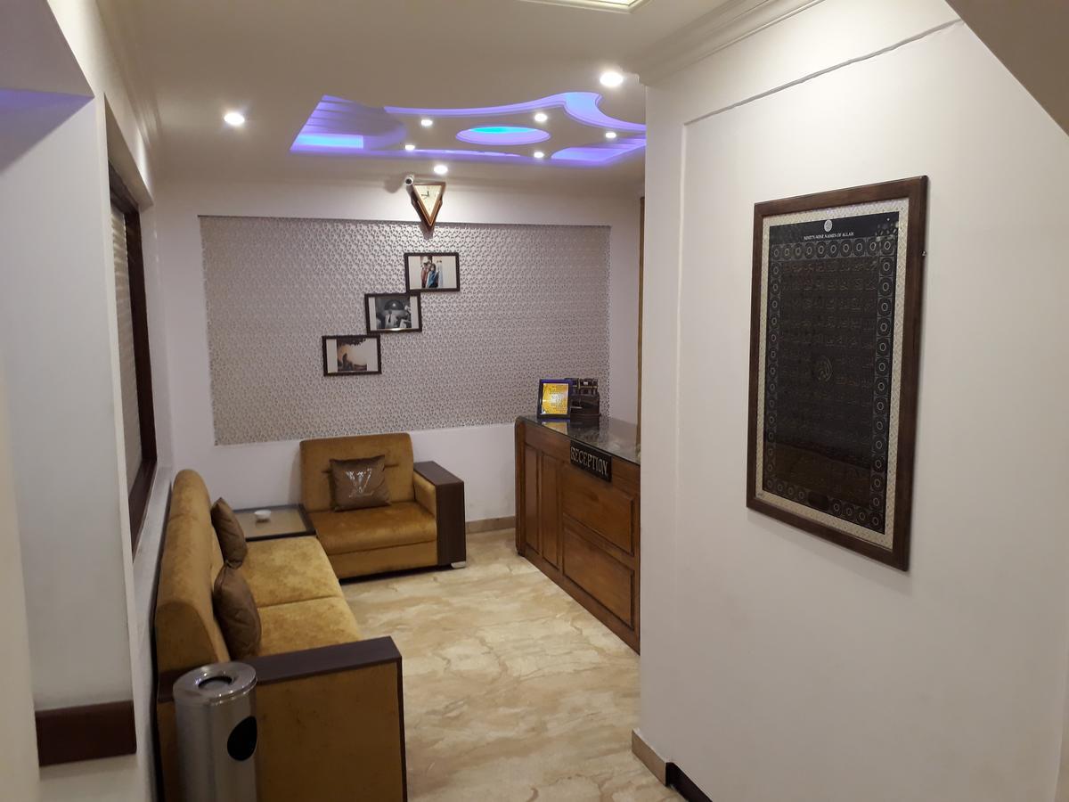 Standard Hotel And Resturant Srīnagar Екстериор снимка
