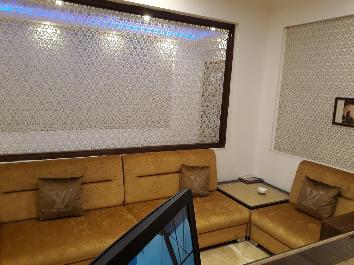 Standard Hotel And Resturant Srīnagar Екстериор снимка