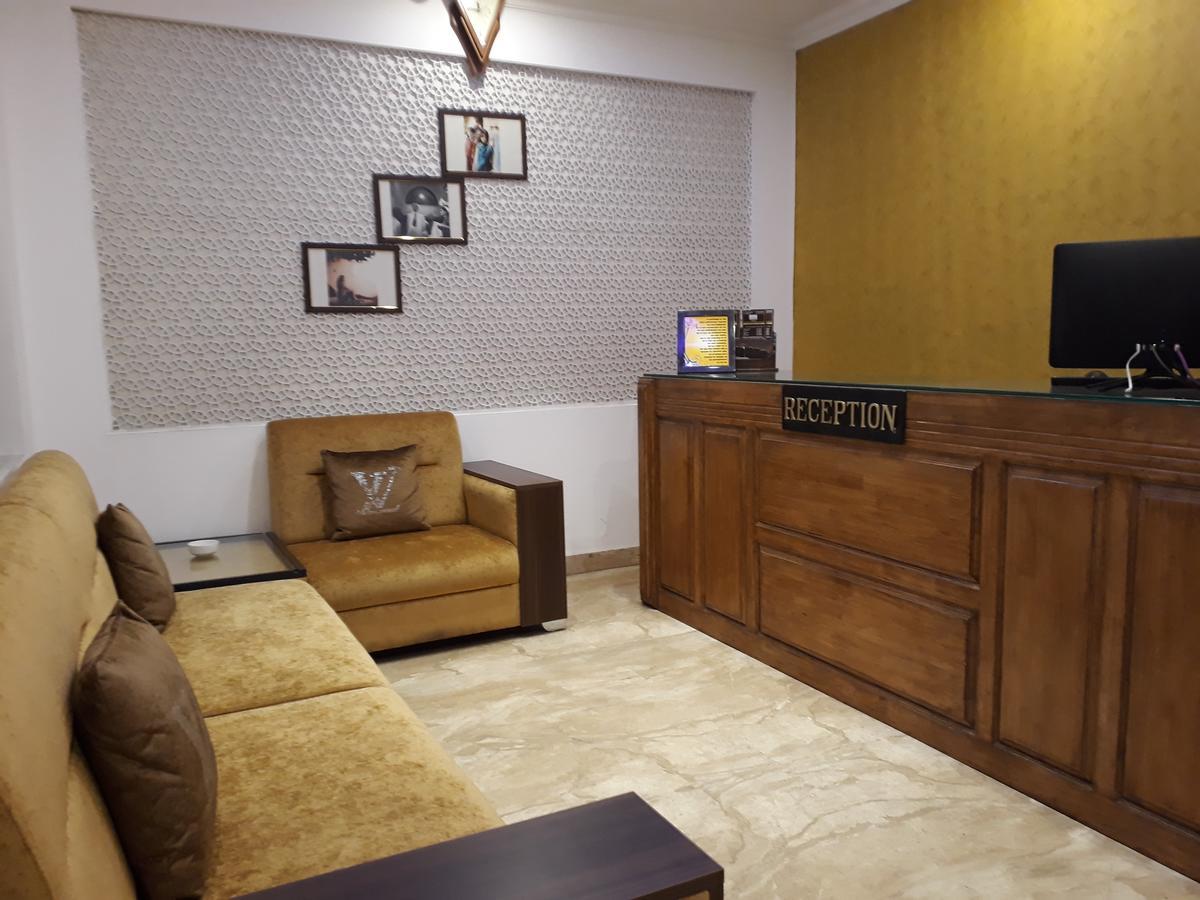 Standard Hotel And Resturant Srīnagar Екстериор снимка